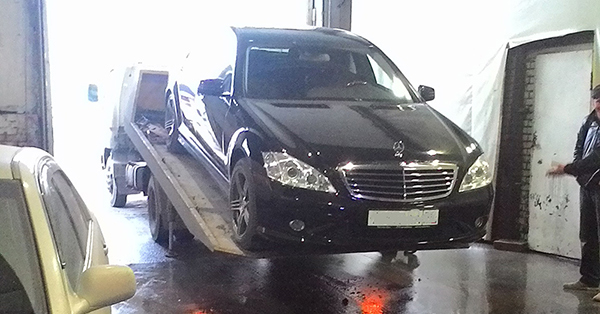 ​Мерседес-Бенц s500 - заводится на паре цилиндров
